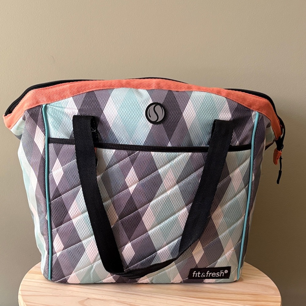 Fit & Fresh Quilted Tote in Coral, Mint & Gray
